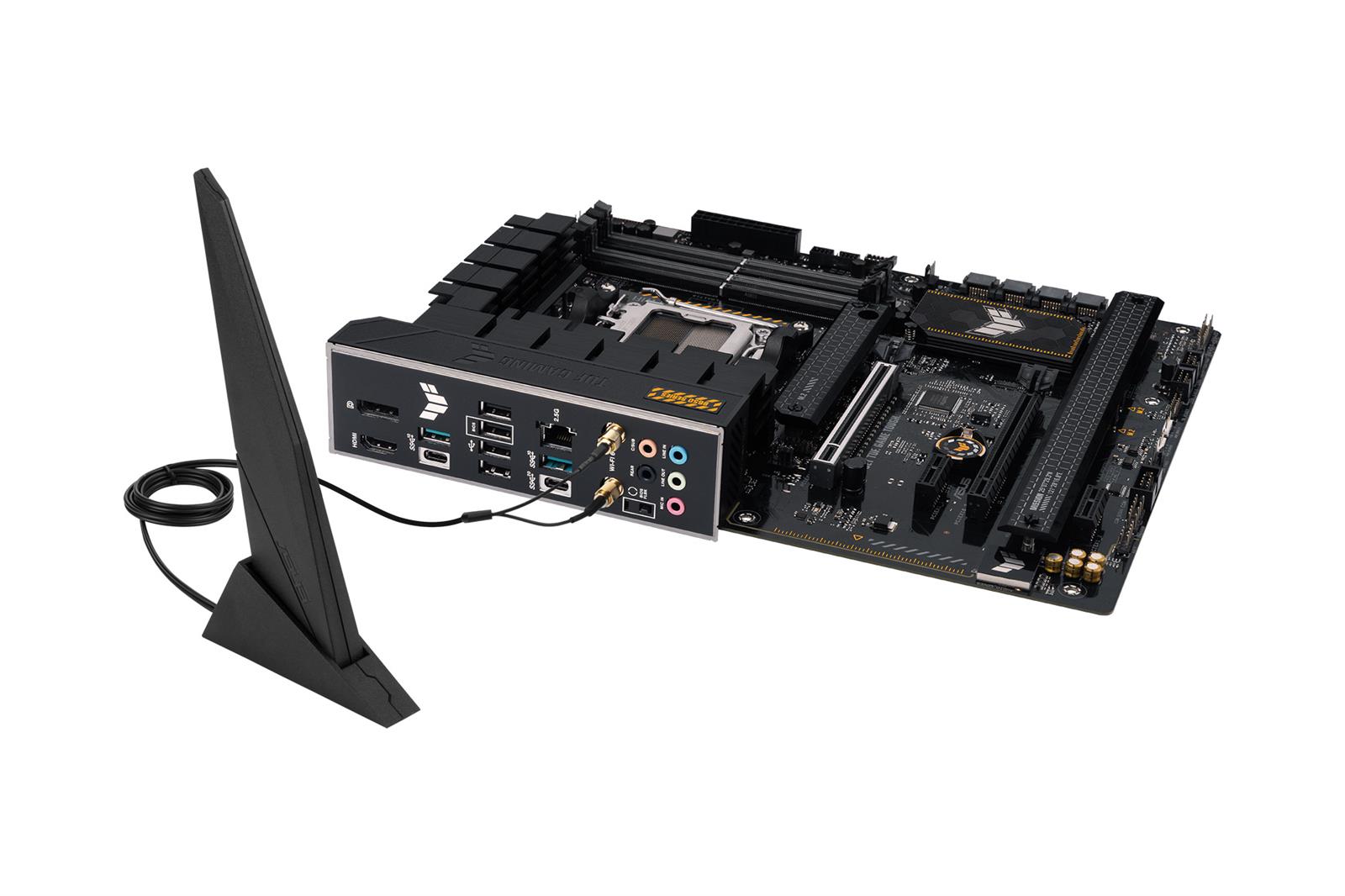ASUS TUF Gaming B650-Plus WiFi med anslutningar och expansionsplatser