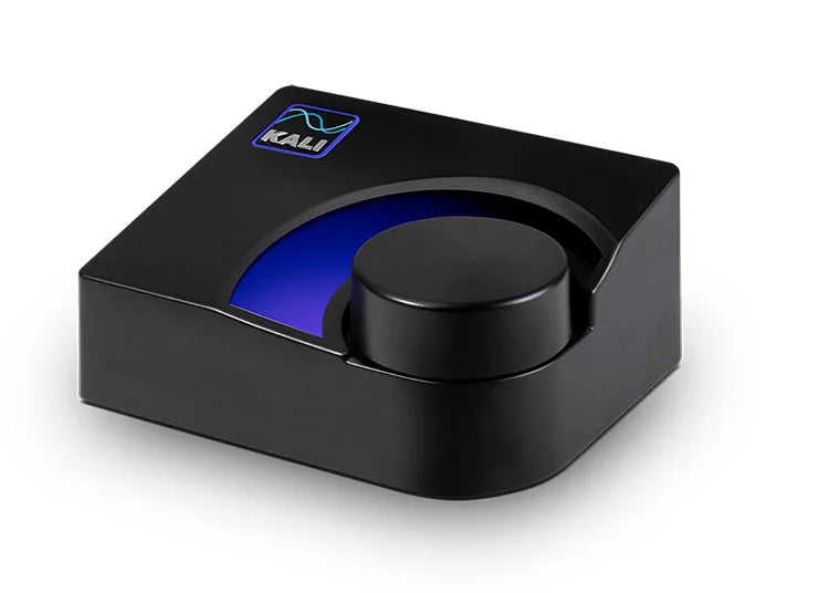 Kali Audio MV-BT monitorcontroller med Bluetooth – produktvy framifrån och ovanifrån